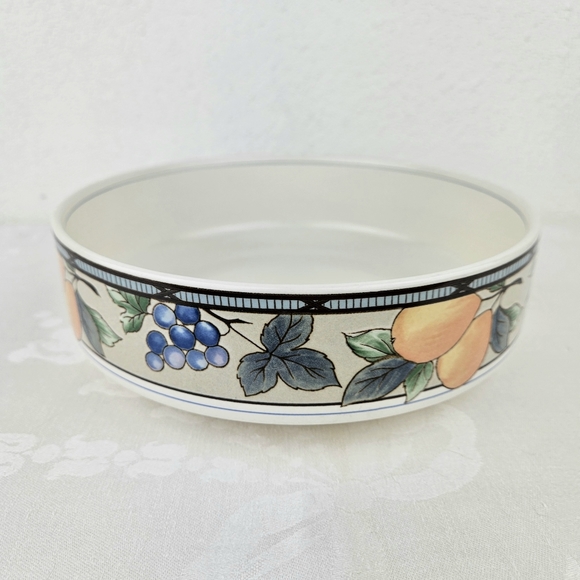 Mikasa Intaglio Garden Harvest Serving Bowl - Picture 2 of 15